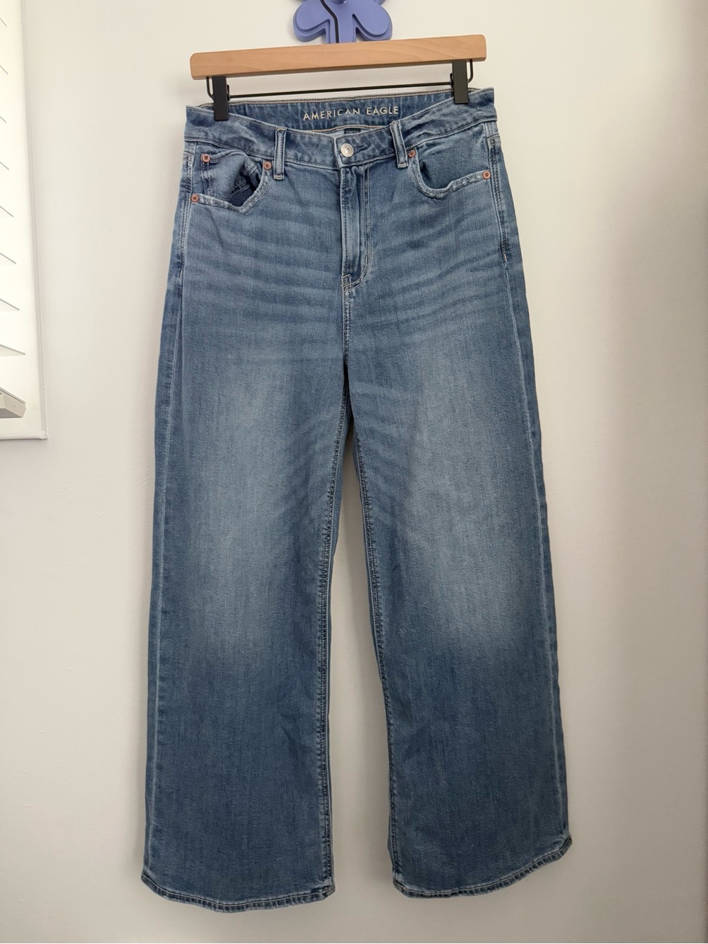 American Eagle 4 Short Super High Rise Baggy Wide Leg Jeans Light Wash Relaxed